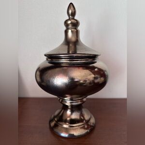 Elle Ceramic Urn Accent in Bronze Colored